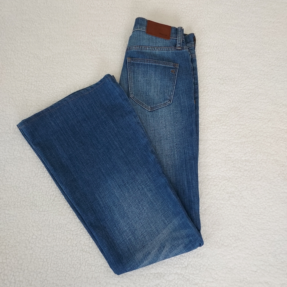 Madewell Flea Market Flare High waisted Whiskers Size 25 Blue Denim Jeans